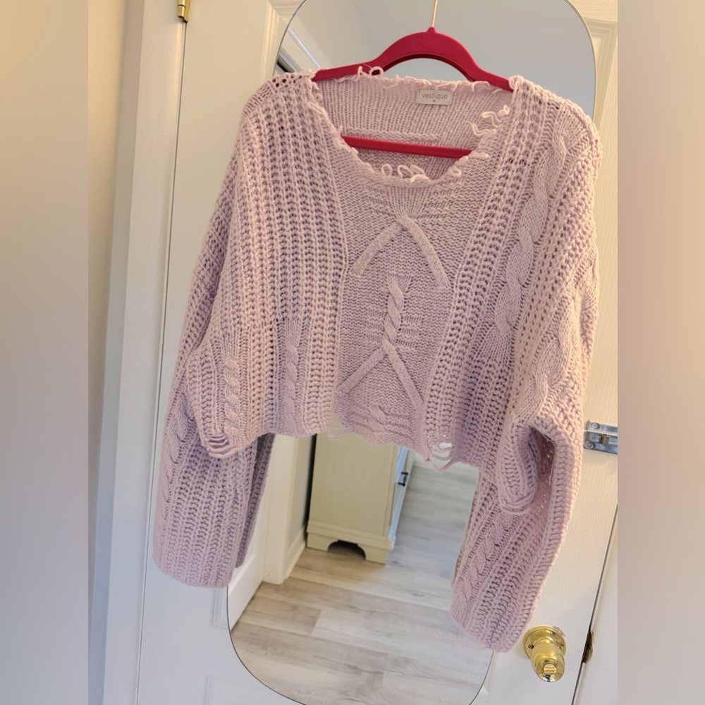 Vestique Cropped Sweater